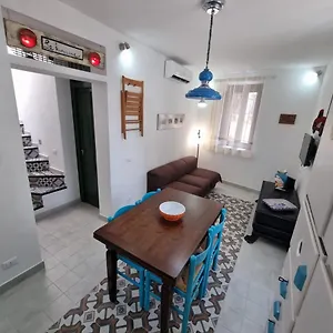 Casa Viotti Le Fuoriserie , Palermo Italia