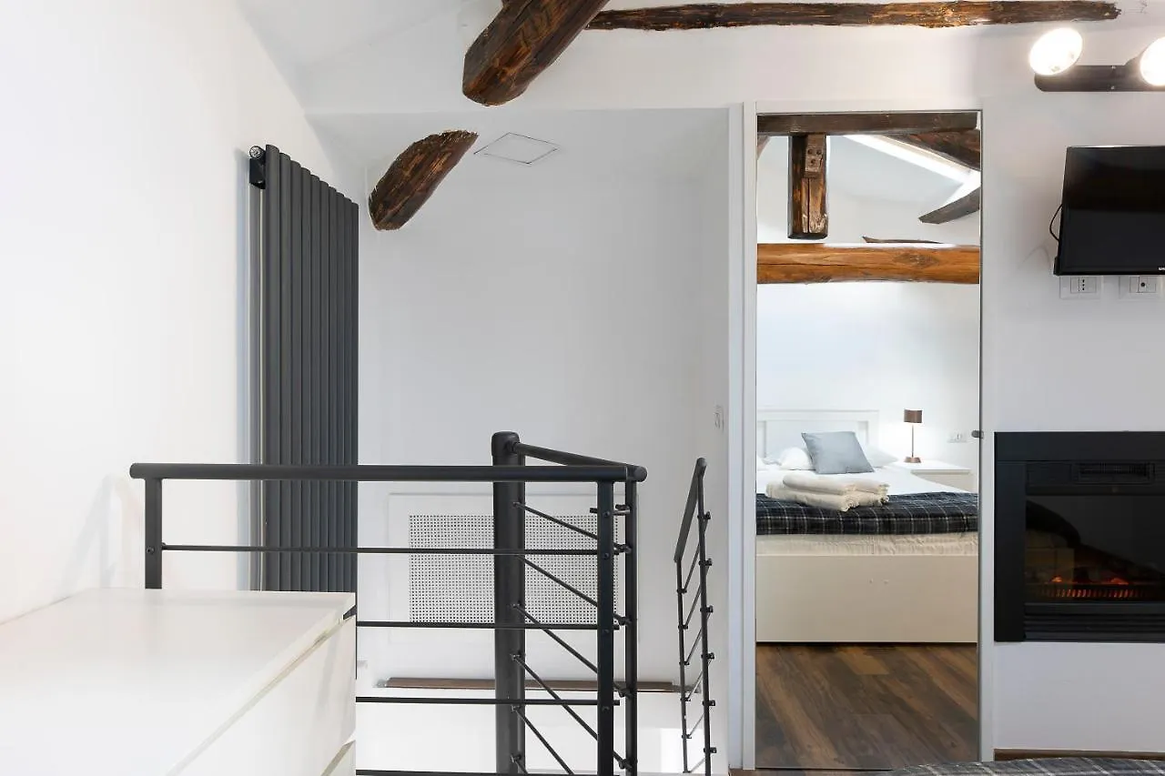 Elegant Statuario Apartment Roma