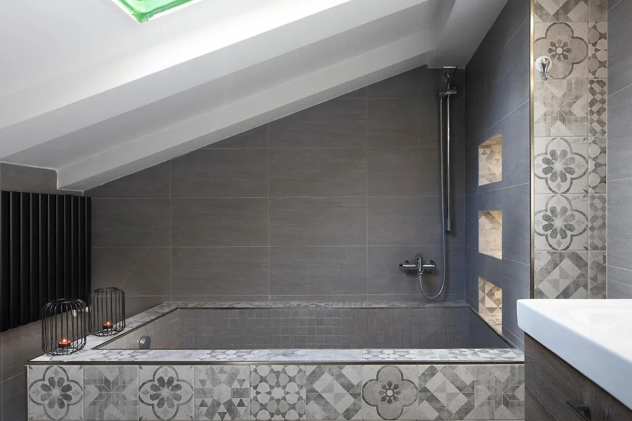 Elegant Statuario Apartment Roma