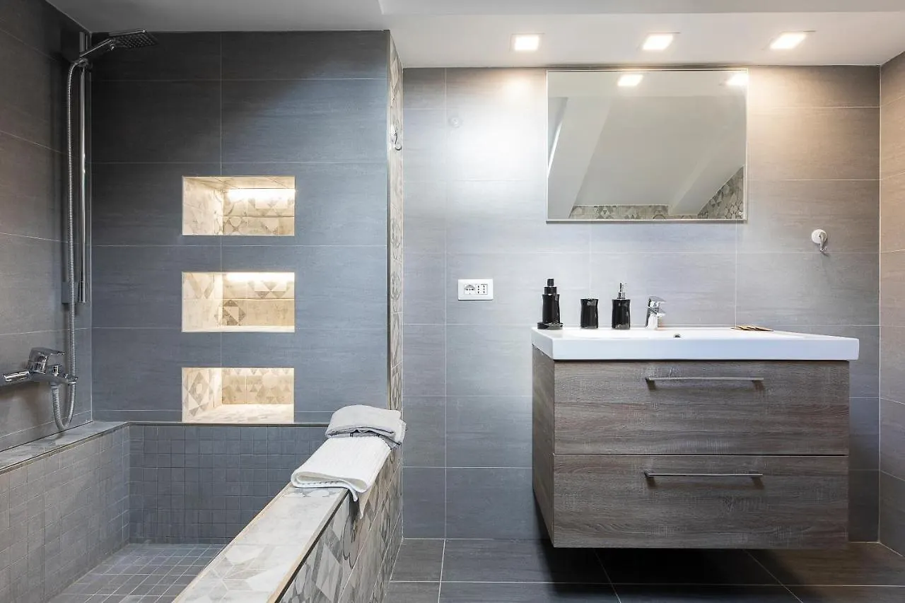 Elegant Statuario Apartment Roma 0*,