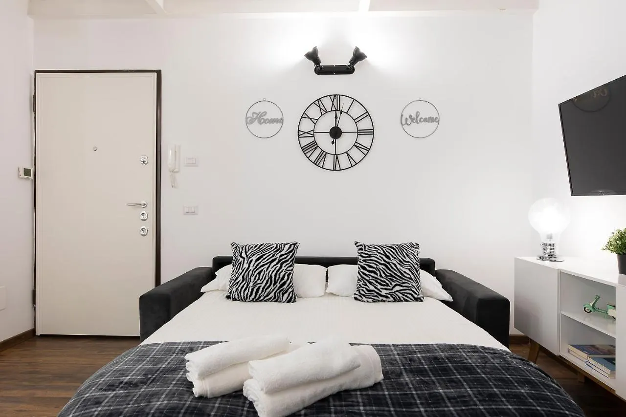 Elegant Statuario Apartment Roma