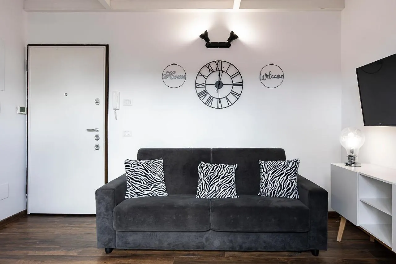 Elegant Statuario Apartment Roma